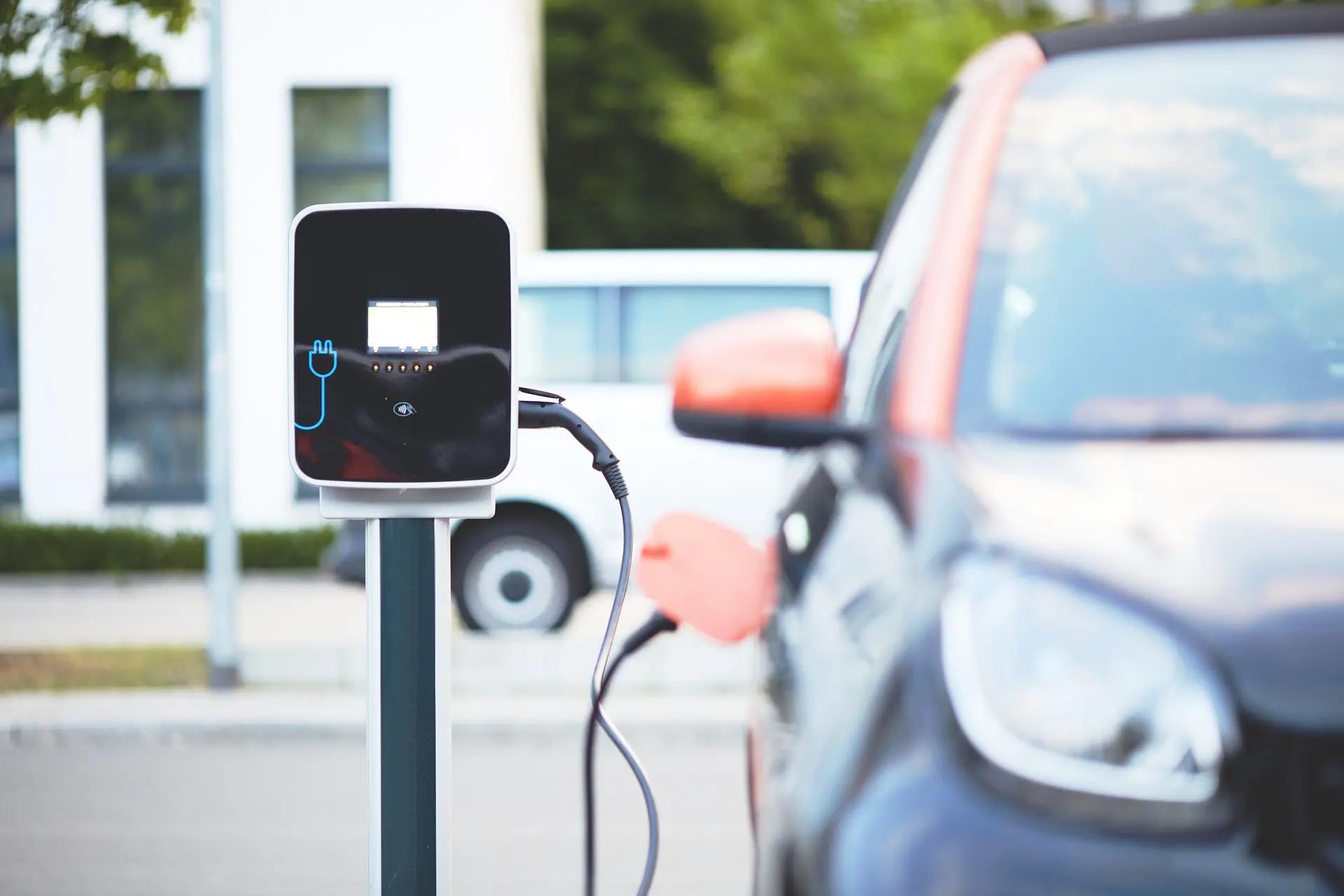 Ladepfahl für Elektrofahrzeuge